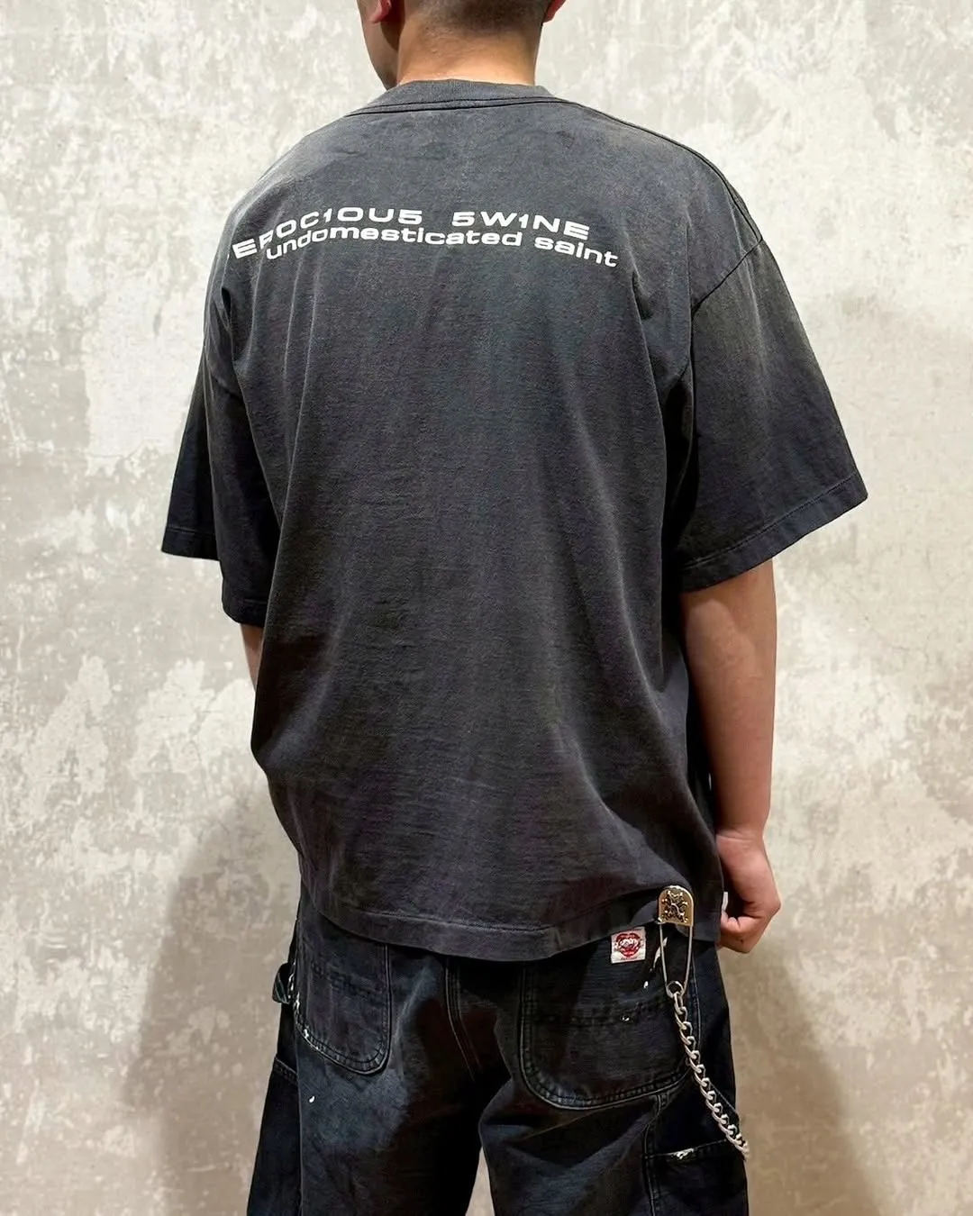 SAINT Mxxxxxx SS TEE/ALIEN/BLK Dark Alien Retro Distressed Short Sleeves Washed Black S-XL SAINT Mxxxxxx continues this year's gothic dark style Ultra-difficult alien printing technology Absolutely top-notch Professional water washing plant jointly owned by Hong Kong businessmen Ultra-high standard restoration ZP Correct collar label/wash water label/cherub label The difference is based on pictures and goods